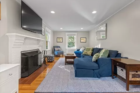 Living - 533 Chestnut St, Needham, MA 02492 photo 1 of 2