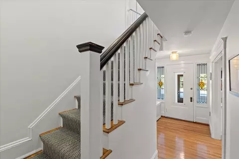 Entry Way - 533 Chestnut St, Needham, MA 02492 photo 5 of 6