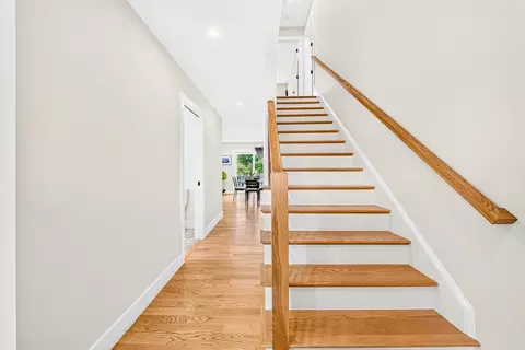 Entry Way - 2 Sequoia St, Billerica, MA 01821 photo 1 of 4