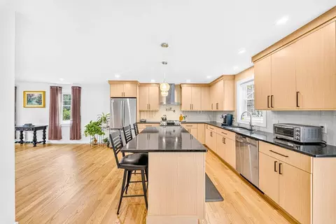 Kitchen - 2 Sequoia St, Billerica, MA 01821 photo 4 of 5