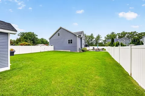 Exterior - 2 Sequoia St, Billerica, MA 01821 photo 5 of 6