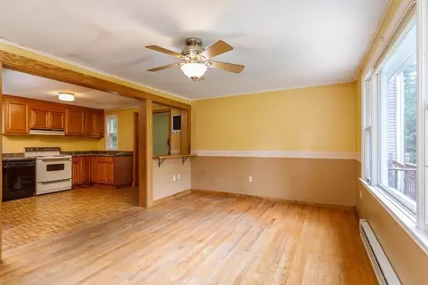 Living - 189 Sherbert Rd, Ashburnham, MA 01430 photo 2 of 4
