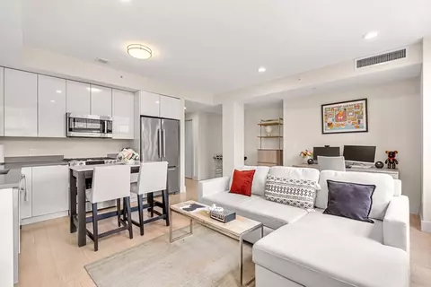121 Portland St #609, Boston, MA 02114