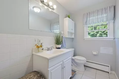 Bath - 2 Mathurin Rd, Plainville, MA 02762 photo 3 of 4