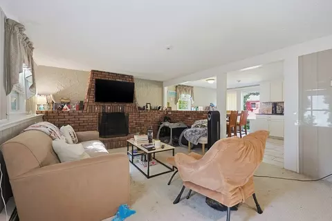 Living - 2 Mathurin Rd, Plainville, MA 02762 photo 1 of 4