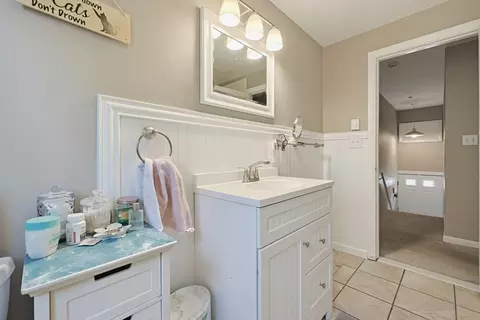 Bath - 2 Mathurin Rd, Plainville, MA 02762 photo 2 of 4