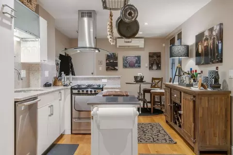 27 Clark St #6, Boston, MA 02109