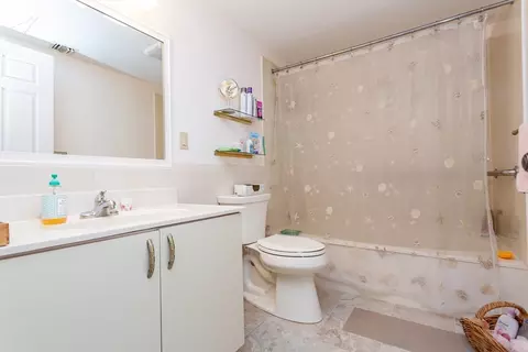 Bath - 4234 N Main St #505, Fall River, MA 02720 photo 4 of 4