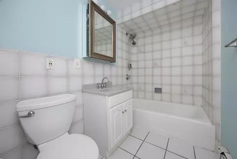 Bath - 13-15 Heath St, Everett, MA 02149 photo 3 of 3
