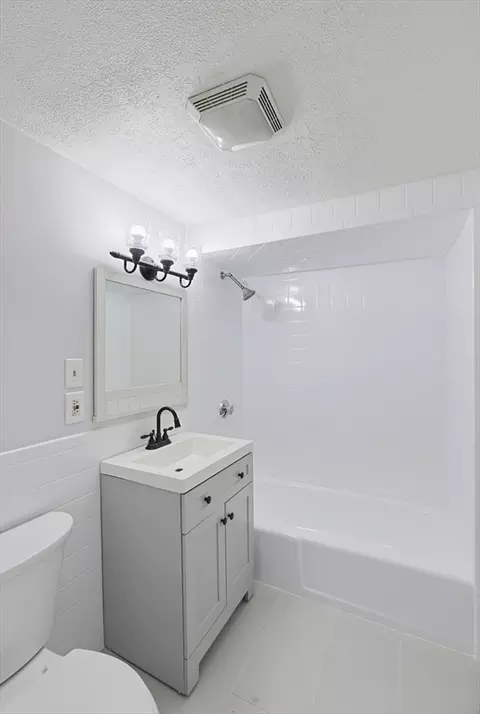 Bath - 13-15 Heath St, Everett, MA 02149 photo 1 of 3