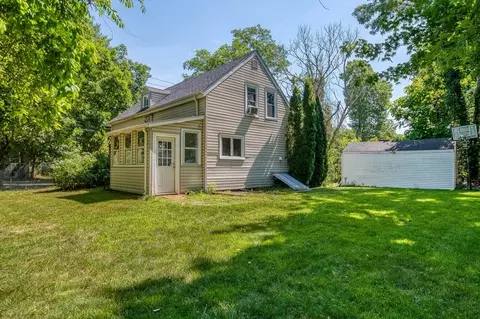 Exterior - 806 Main St, Wareham, MA 02571 photo 5 of 8