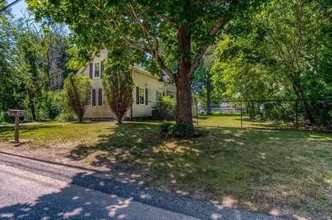 Exterior - 806 Main St, Wareham, MA 02571 photo 2 of 8