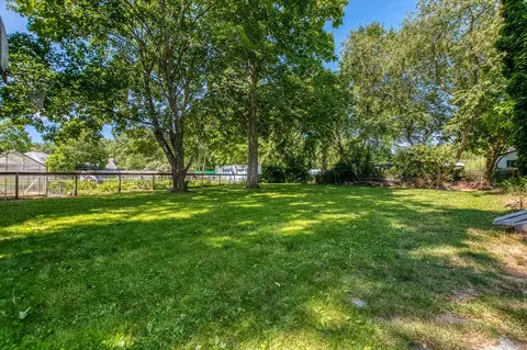 Exterior - 806 Main St, Wareham, MA 02571 photo 7 of 8