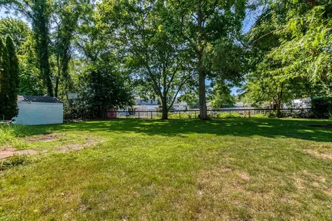 Exterior - 806 Main St, Wareham, MA 02571 photo 4 of 8