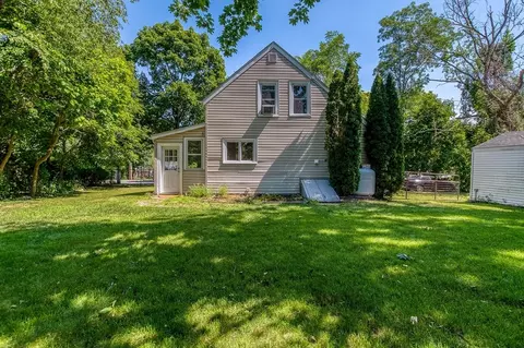 Exterior - 806 Main St, Wareham, MA 02571 photo 6 of 8