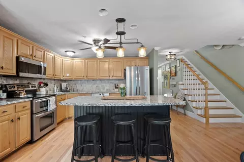 70 Bridle Cross Rd #70, Fitchburg, MA 01420