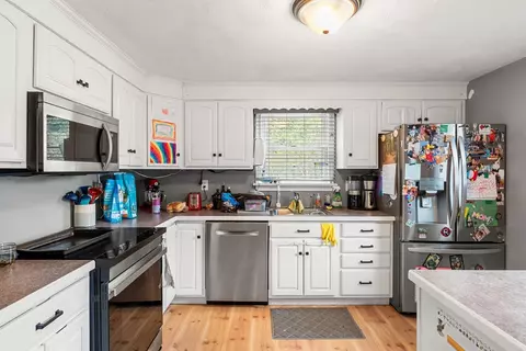 Kitchen - 8 Windsor Ln, Gloucester, MA 01930 photo 2 of 2