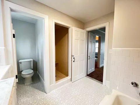 Bath - 200 Highcrest Rd, Fall River, MA 02720 photo 1 of 1