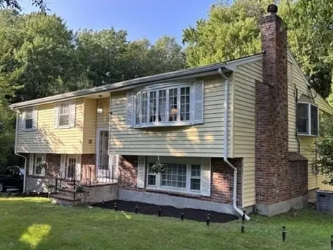 Exterior - 29 Old Coach Rd, Canton, MA 02021 photo 2 of 5