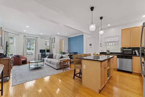 146 Clifton St #4, Malden, MA 02148