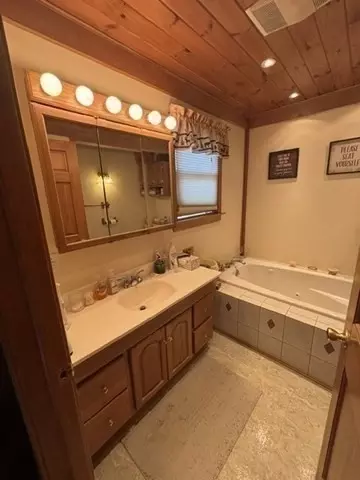 Bath - 200 Peru Rd, Windsor, MA 01270 photo 2 of 3