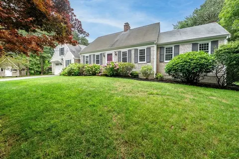 11 Barnes Ln, Yarmouth, MA 02673