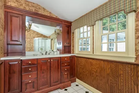 Bath - 480 York St, Canton, MA 02021 photo 5 of 6