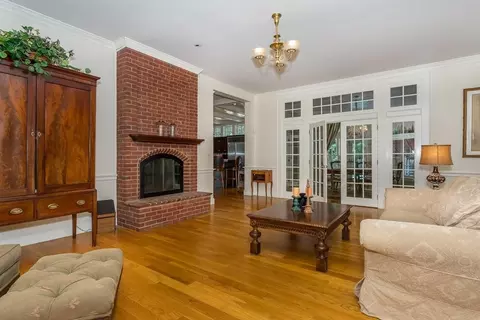 Living - 480 York St, Canton, MA 02021 photo 2 of 4