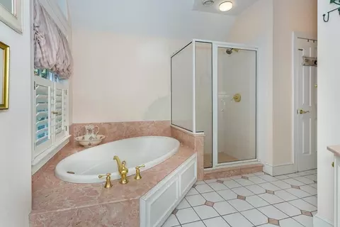 Bath - 480 York St, Canton, MA 02021 photo 4 of 6
