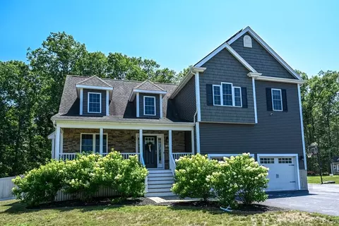 1 Debrah Ln, Millis, MA 02054