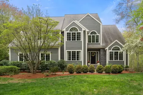 71 Sears Rd, Southborough, MA 01772