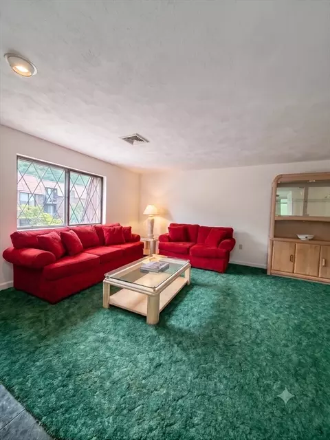 5 Thomas St # B, Saugus, MA 01906 photo 3