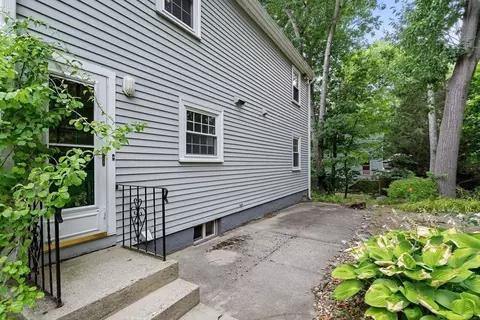 77 Wright St, Arlington, MA 02474 photo 40