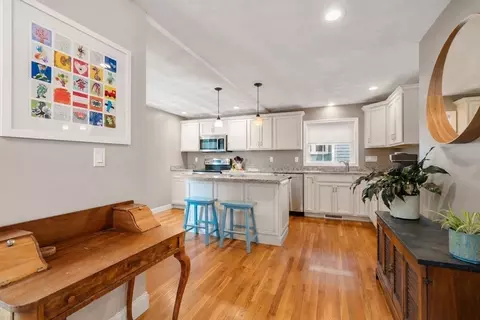 Entry Way - 46 Macarthur Rd, Stoneham, MA 02180 photo 1 of 3