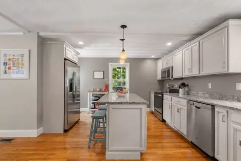 Kitchen - 46 Macarthur Rd, Stoneham, MA 02180 photo 2 of 4