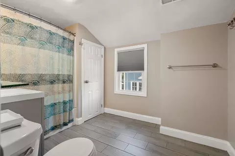Entry Way - 46 Macarthur Rd, Stoneham, MA 02180 photo 3 of 3
