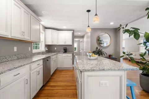 Kitchen - 46 Macarthur Rd, Stoneham, MA 02180 photo 4 of 4