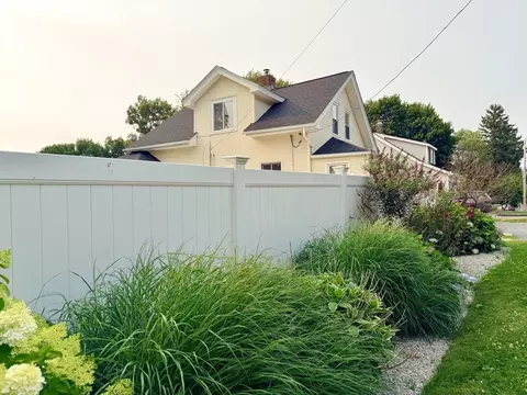 Exterior - 22 Pelican Ave, Worcester, MA 01605 photo 9 of 13