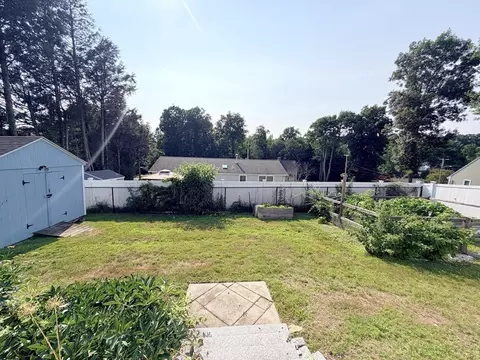 Exterior - 22 Pelican Ave, Worcester, MA 01605 photo 11 of 13