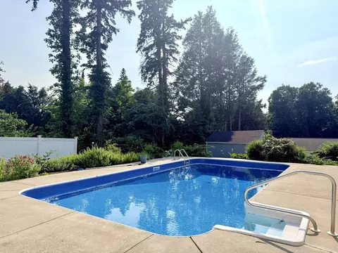 Exterior - 22 Pelican Ave, Worcester, MA 01605 photo 3 of 13