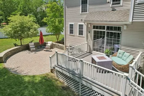 Exterior - 33 Dairy Dr, Upton, MA 01568 photo 4 of 10