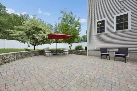 Exterior - 33 Dairy Dr, Upton, MA 01568 photo 3 of 10