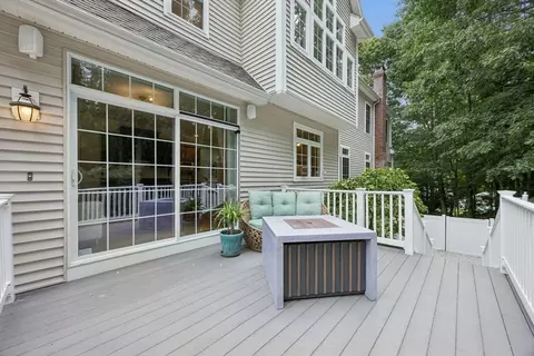 Exterior - 33 Dairy Dr, Upton, MA 01568 photo 2 of 10