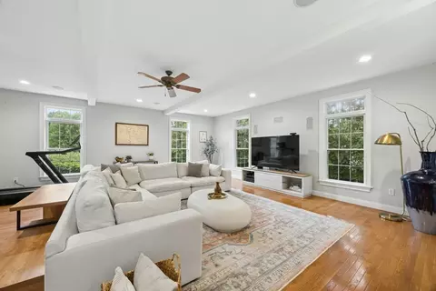 Living - 33 Dairy Dr, Upton, MA 01568 photo 3 of 3