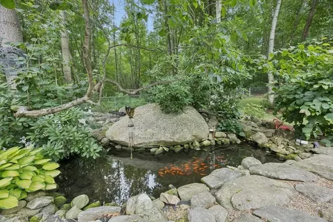 Exterior - 33 Dairy Dr, Upton, MA 01568 photo 6 of 10