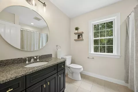 Bath - 33 Dairy Dr, Upton, MA 01568 photo 4 of 4