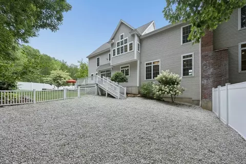Exterior - 33 Dairy Dr, Upton, MA 01568 photo 8 of 10
