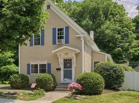 63 Vine St, Leominster, MA 01453