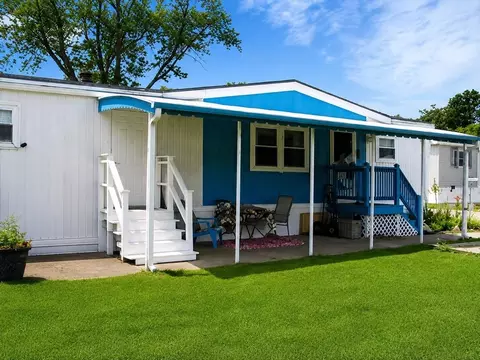 130 E Washington St #34, North Attleboro, MA 02760