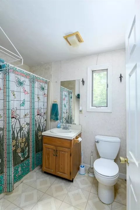 Bath - 20 Stefaniak #4, Webster, MA 01570 photo 1 of 2